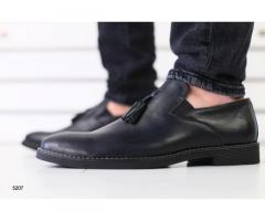 Продам мужские туфли и ботинки