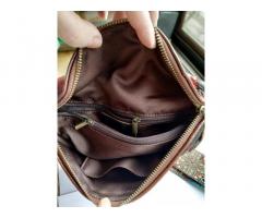 Стильна жіноча сумка у вінтажному стилі з широким ремінцем - Изображение 3/5