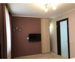 ЛУКЬЯНОВКА! Продам 2 к. квартиру Баггоутовская 28